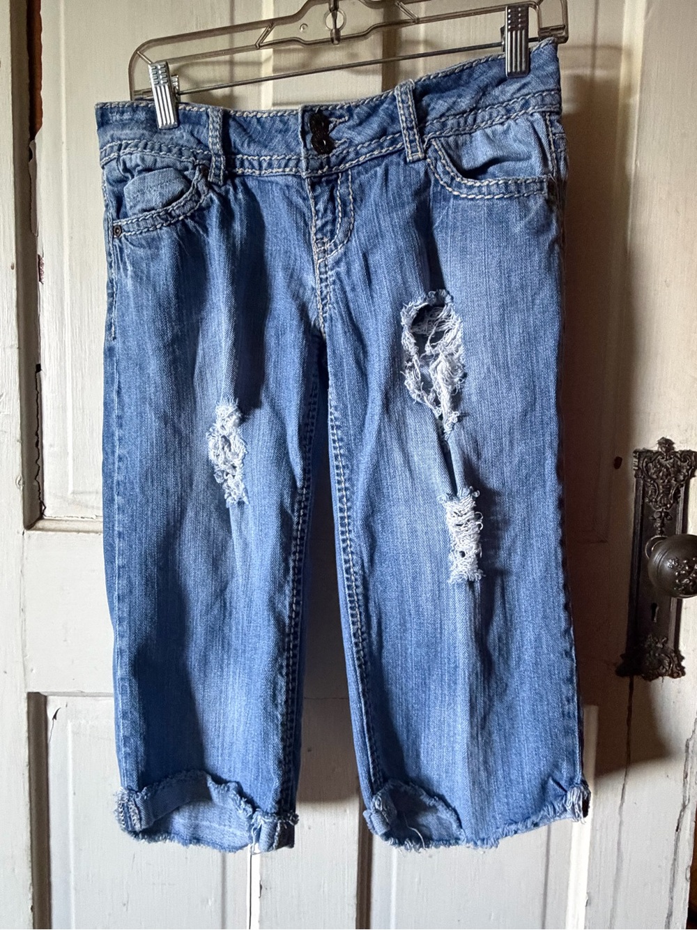 Women’s Distressed Blue Crop Jeans